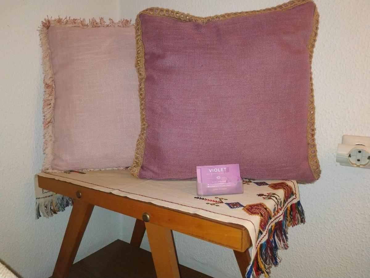 Violet Bedroom And Apartment Spáta Eksteriør bilde